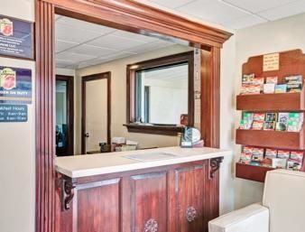 Super 8 By Wyndham Newark De Hotel Dalaman gambar