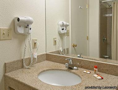 Super 8 By Wyndham Newark De Hotel Bilik gambar