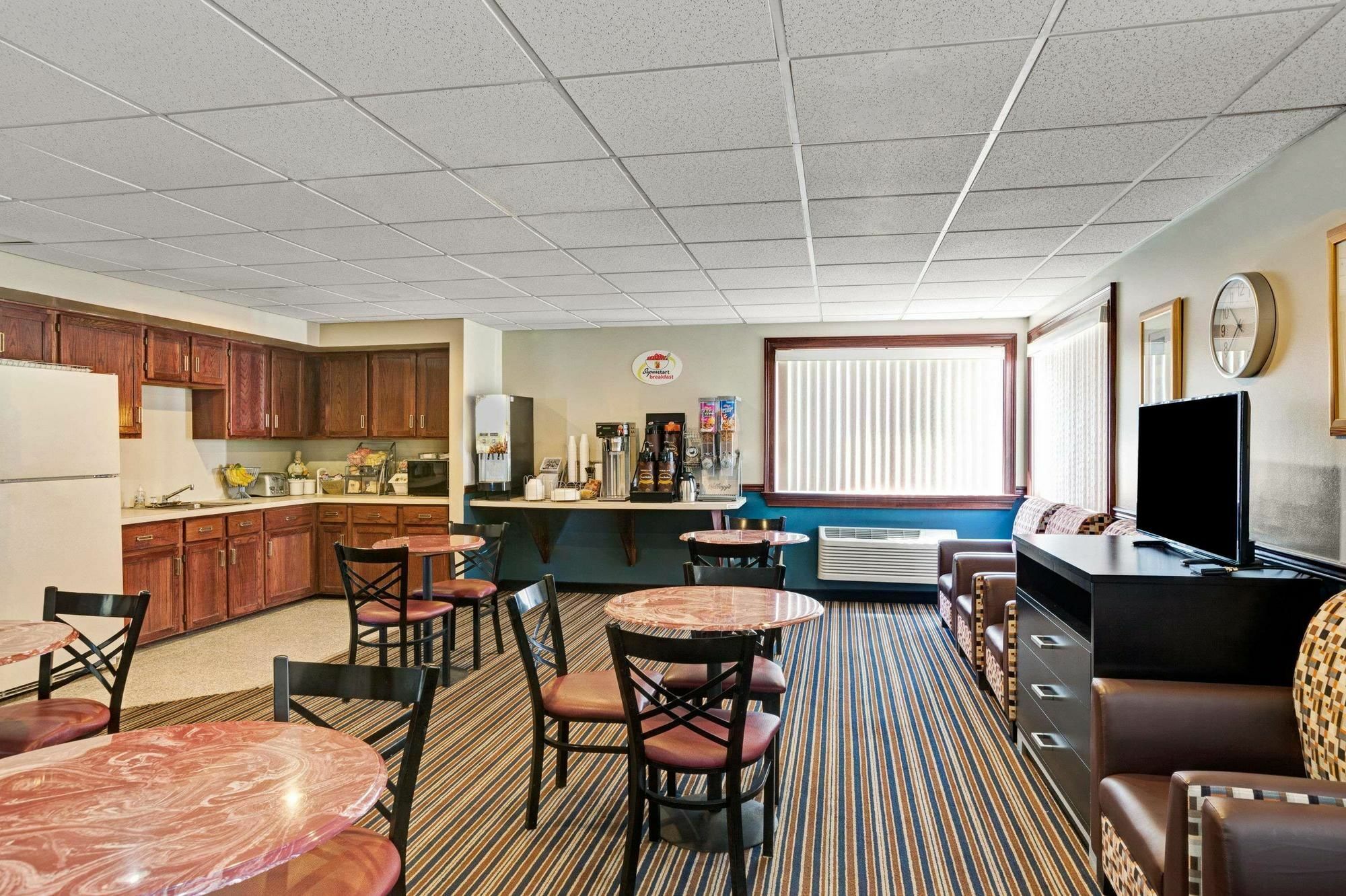 Super 8 By Wyndham Newark De Hotel Luaran gambar