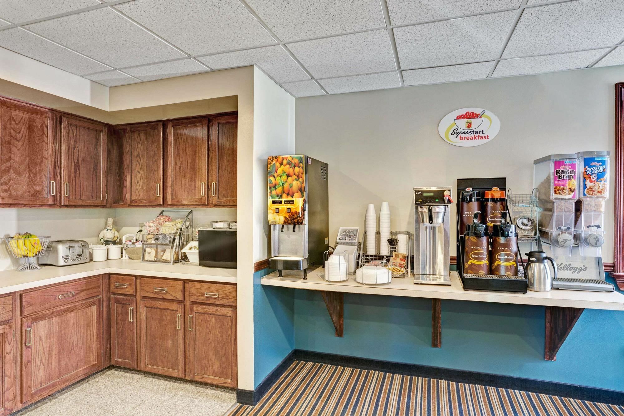Super 8 By Wyndham Newark De Hotel Luaran gambar